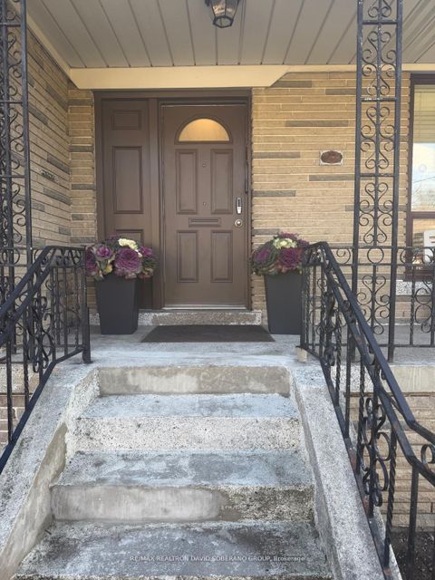 Photo 2 at 89 Allingham Gardens, Clanton Park, Toronto