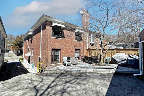 Photo 5 at 29 Love Crescent, Danforth, Toronto