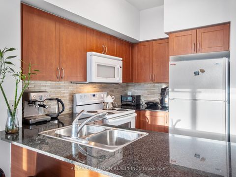 Photo 5 at 1110 - 20 NORTH PARK Road, Beverley Glen, Vaughan