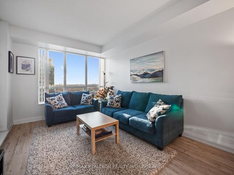 Photo 10 at 1110 - 20 NORTH PARK Road, Beverley Glen, Vaughan