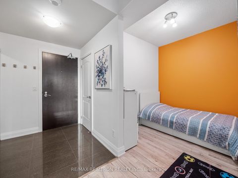 Photo 16 at 1110 - 20 NORTH PARK Road, Beverley Glen, Vaughan