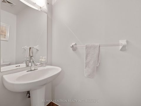 Photo 18 at 1110 - 20 NORTH PARK Road, Beverley Glen, Vaughan