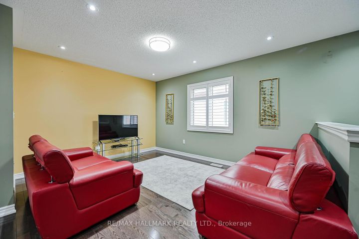 Photo 25 at 46 Lisson Crescent, Credit Valley, Brampton