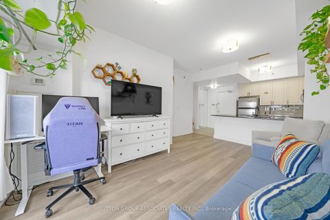 Photo 12 at 802 - 760 Sheppard Avenue W, Bathurst Manor, Toronto