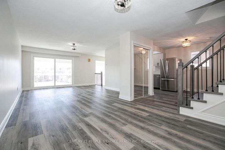 Photo 12 at 106 Winterfold Drive, Madoc, Brampton