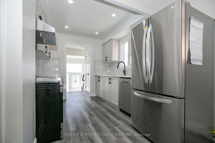 Photo 14 at 106 Winterfold Drive, Madoc, Brampton