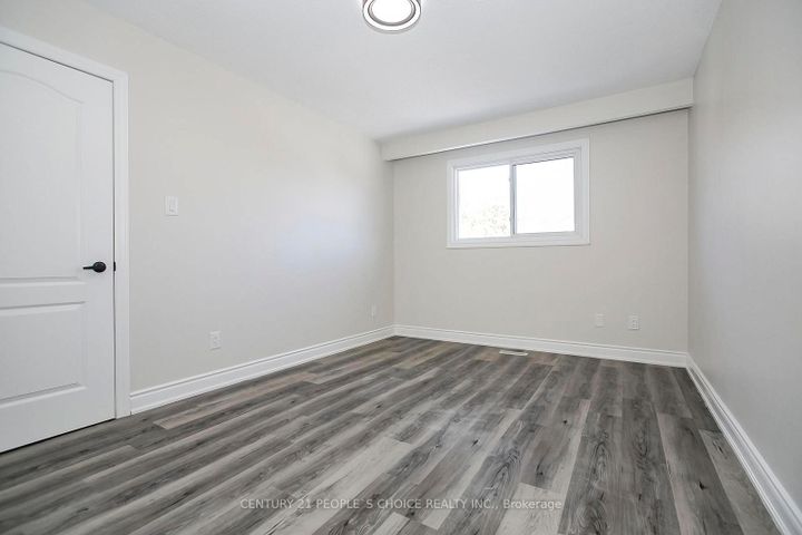 Photo 22 at 106 Winterfold Drive, Madoc, Brampton