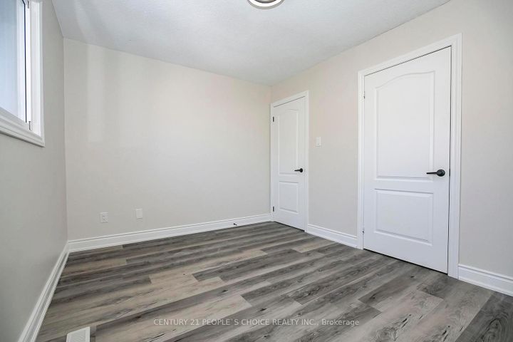 Photo 29 at 106 Winterfold Drive, Madoc, Brampton