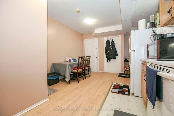 Photo 34 at 106 Winterfold Drive, Madoc, Brampton
