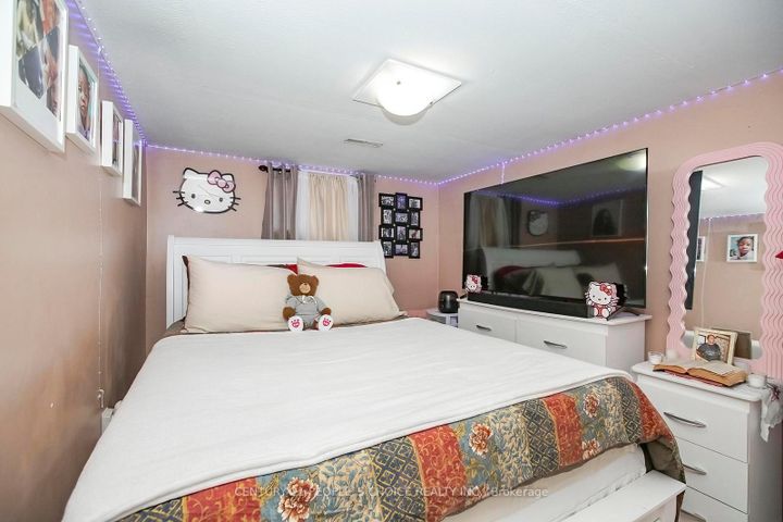 Photo 37 at 106 Winterfold Drive, Madoc, Brampton