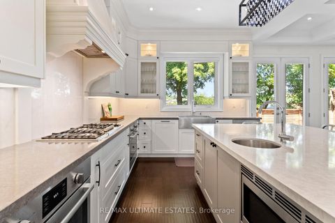 Photo 15 at 38 Devondale Avenue, Newtonbrook West, Toronto