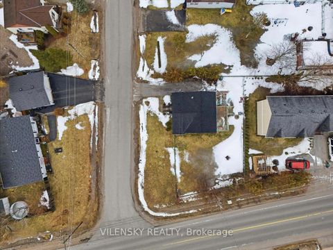 Photo 2 at 941 Vicrol Drive, Alcona, Innisfil