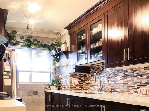 Photo 4 at 316 - 140 Leeward Glenway, Flemingdon Park, Toronto