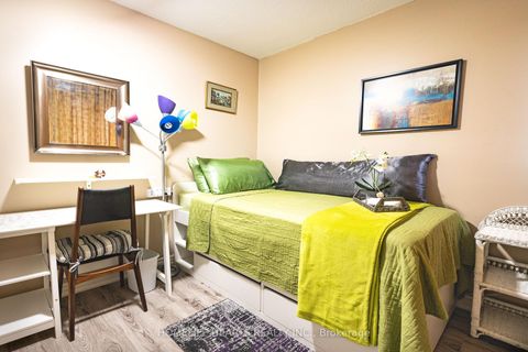 Photo 13 at 316 - 140 Leeward Glenway, Flemingdon Park, Toronto