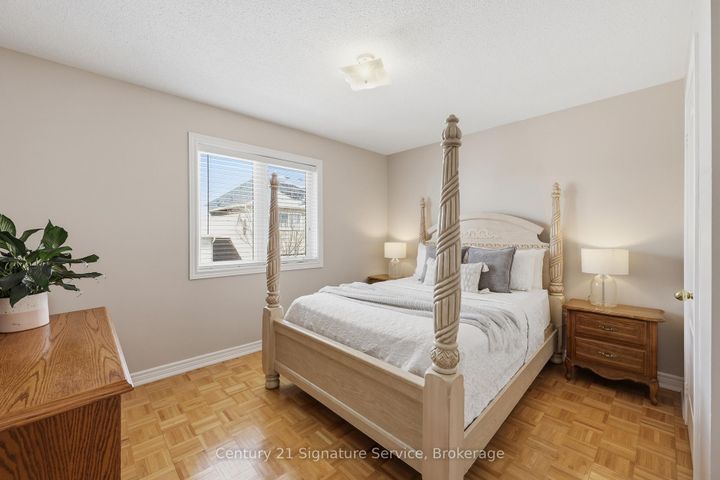 Photo 20 at 50 Chateau Drive, Vellore Village, Vaughan
