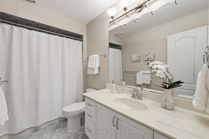 Photo 21 at 50 Chateau Drive, Vellore Village, Vaughan
