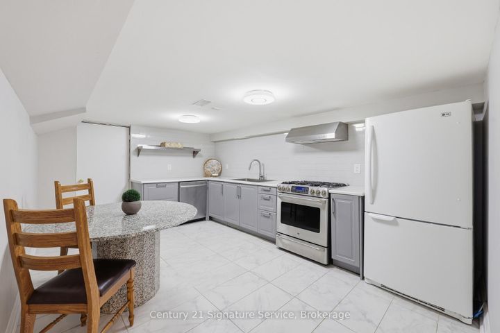 Photo 22 at 50 Chateau Drive, Vellore Village, Vaughan