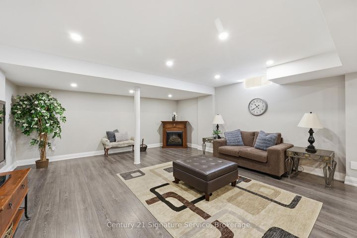 Photo 26 at 50 Chateau Drive, Vellore Village, Vaughan