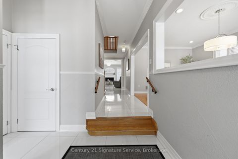 Photo 4 at 50 Chateau Drive, Vellore Village, Vaughan