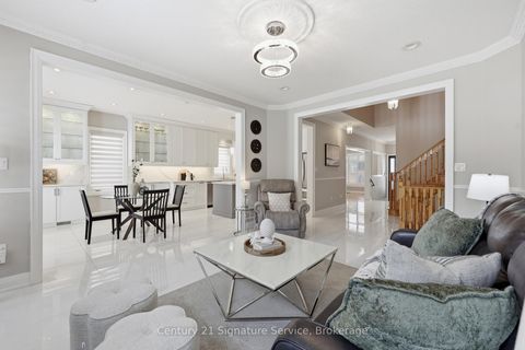 Photo 7 at 50 Chateau Drive, Vellore Village, Vaughan