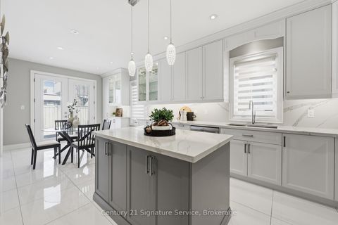 Photo 11 at 50 Chateau Drive, Vellore Village, Vaughan