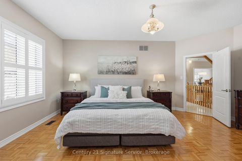 Photo 16 at 50 Chateau Drive, Vellore Village, Vaughan