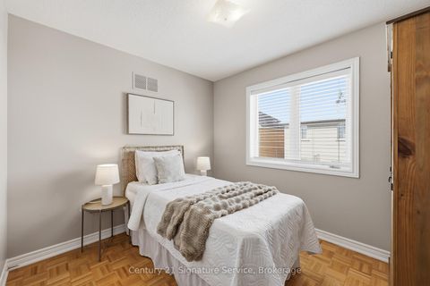 Photo 19 at 50 Chateau Drive, Vellore Village, Vaughan