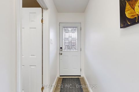 Photo 5 at 194A Magnolia Avenue, Kennedy Park, Toronto