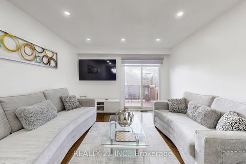 Photo 7 at 194A Magnolia Avenue, Kennedy Park, Toronto