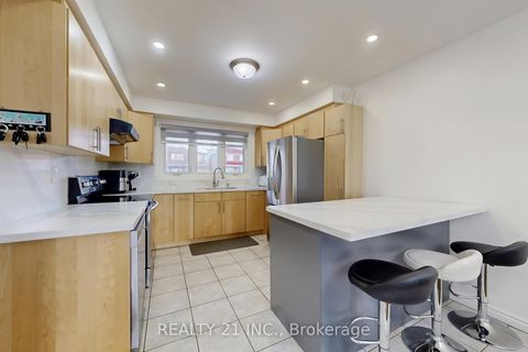 Photo 12 at 194A Magnolia Avenue, Kennedy Park, Toronto