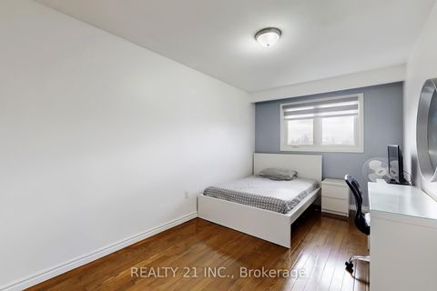 Photo 24 at 194A Magnolia Avenue, Kennedy Park, Toronto