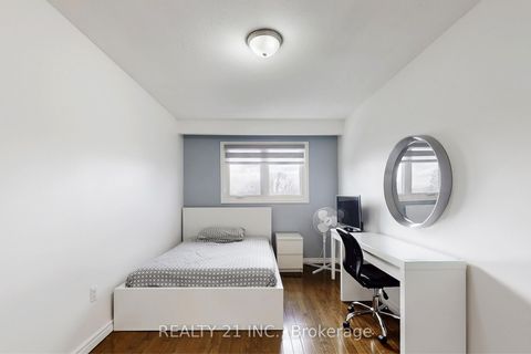 Photo 25 at 194A Magnolia Avenue, Kennedy Park, Toronto