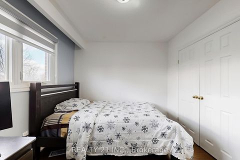 Photo 27 at 194A Magnolia Avenue, Kennedy Park, Toronto