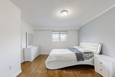 Photo 31 at 194A Magnolia Avenue, Kennedy Park, Toronto