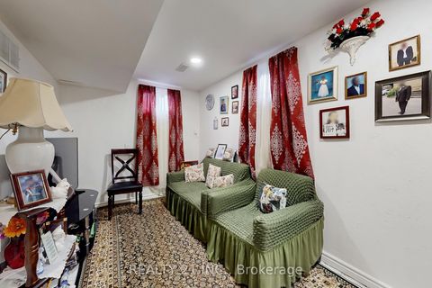 Photo 37 at 194A Magnolia Avenue, Kennedy Park, Toronto