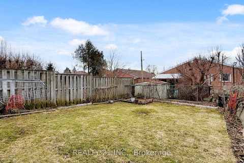 Photo 49 at 194A Magnolia Avenue, Kennedy Park, Toronto