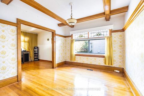 Photo 2 at 39 Kelsonia Avenue, Cliffcrest, Toronto