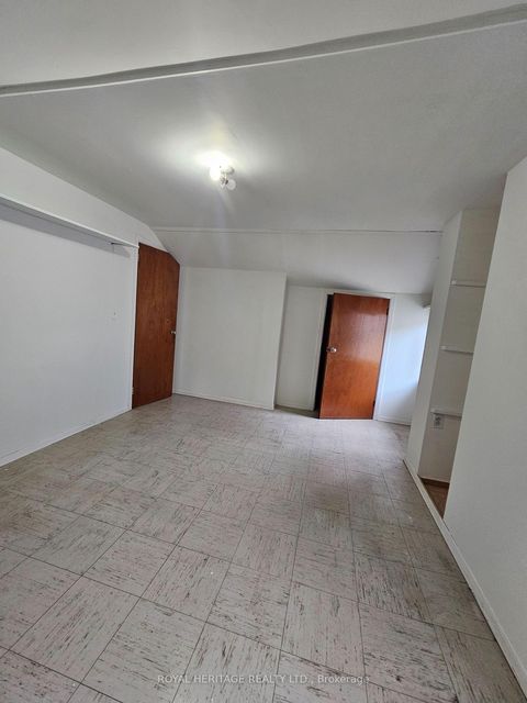 Photo 10 at 39 Kelsonia Avenue, Cliffcrest, Toronto