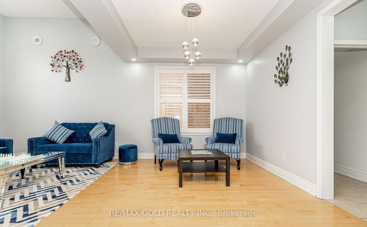 Photo 9 at 7 Bettey Road, Vales of Castlemore, Brampton