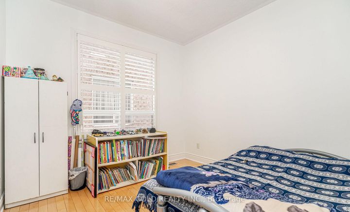 Photo 19 at 7 Bettey Road, Vales of Castlemore, Brampton