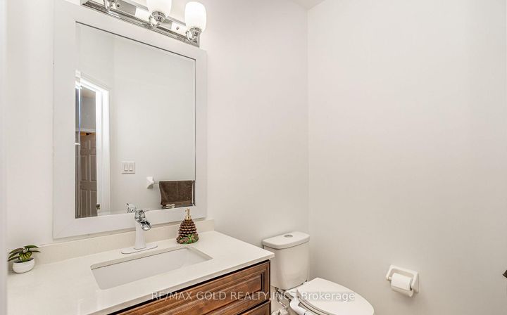 Photo 20 at 7 Bettey Road, Vales of Castlemore, Brampton