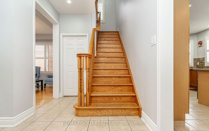 Photo 21 at 7 Bettey Road, Vales of Castlemore, Brampton