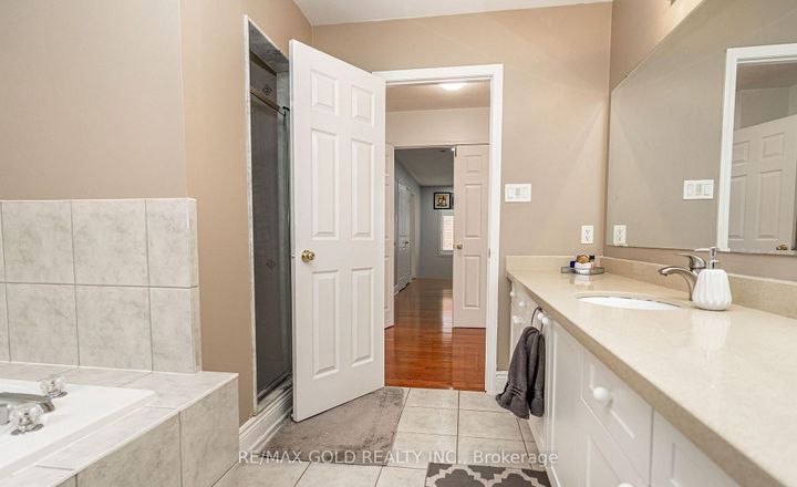 Photo 27 at 7 Bettey Road, Vales of Castlemore, Brampton
