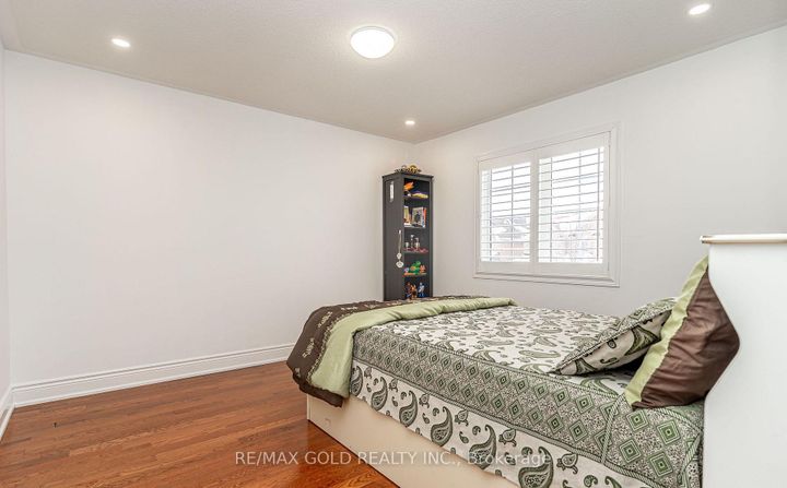 Photo 30 at 7 Bettey Road, Vales of Castlemore, Brampton