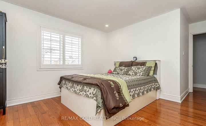 Photo 31 at 7 Bettey Road, Vales of Castlemore, Brampton