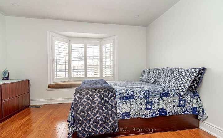 Photo 33 at 7 Bettey Road, Vales of Castlemore, Brampton