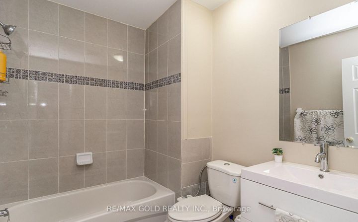 Photo 35 at 7 Bettey Road, Vales of Castlemore, Brampton