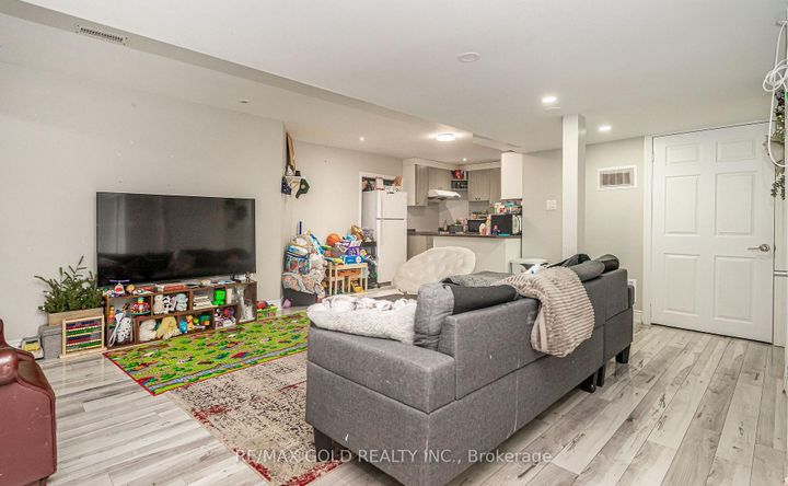 Photo 37 at 7 Bettey Road, Vales of Castlemore, Brampton