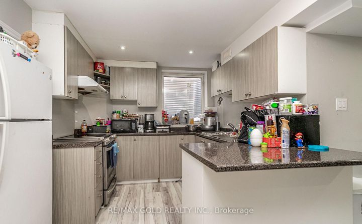 Photo 39 at 7 Bettey Road, Vales of Castlemore, Brampton