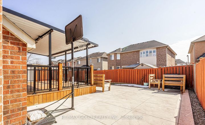 Photo 46 at 7 Bettey Road, Vales of Castlemore, Brampton